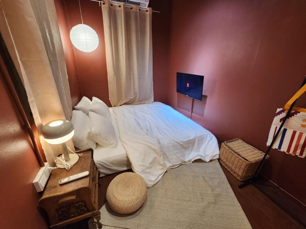 Hostel The Ordinary 8 Surat Thani Exterior foto
