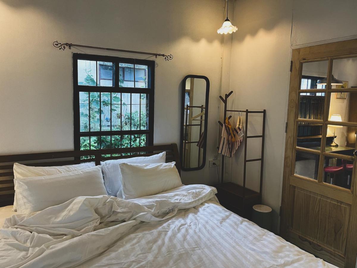 Hostel The Ordinary 8 Surat Thani Exterior foto