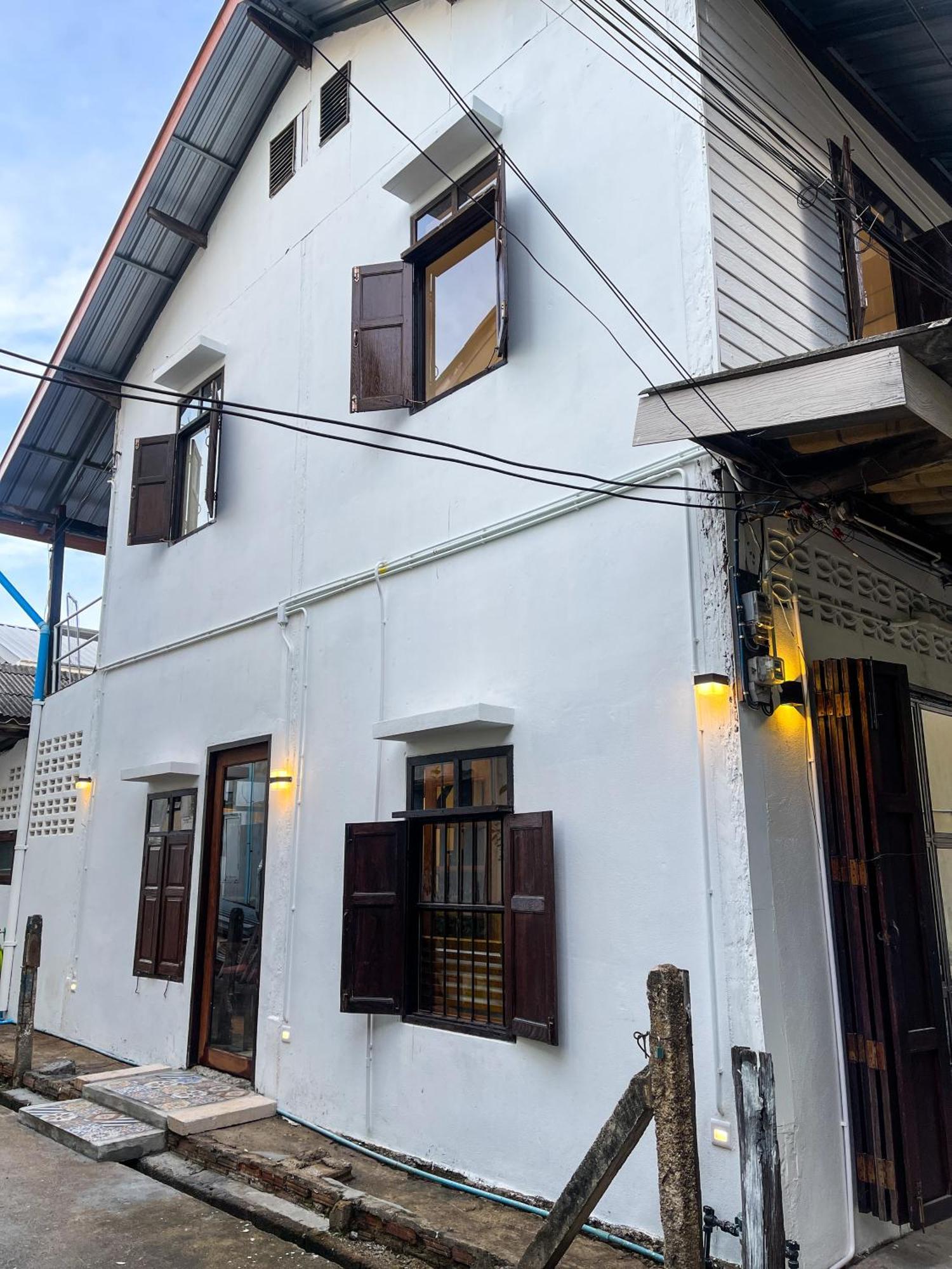 Hostel The Ordinary 8 Surat Thani Exterior foto