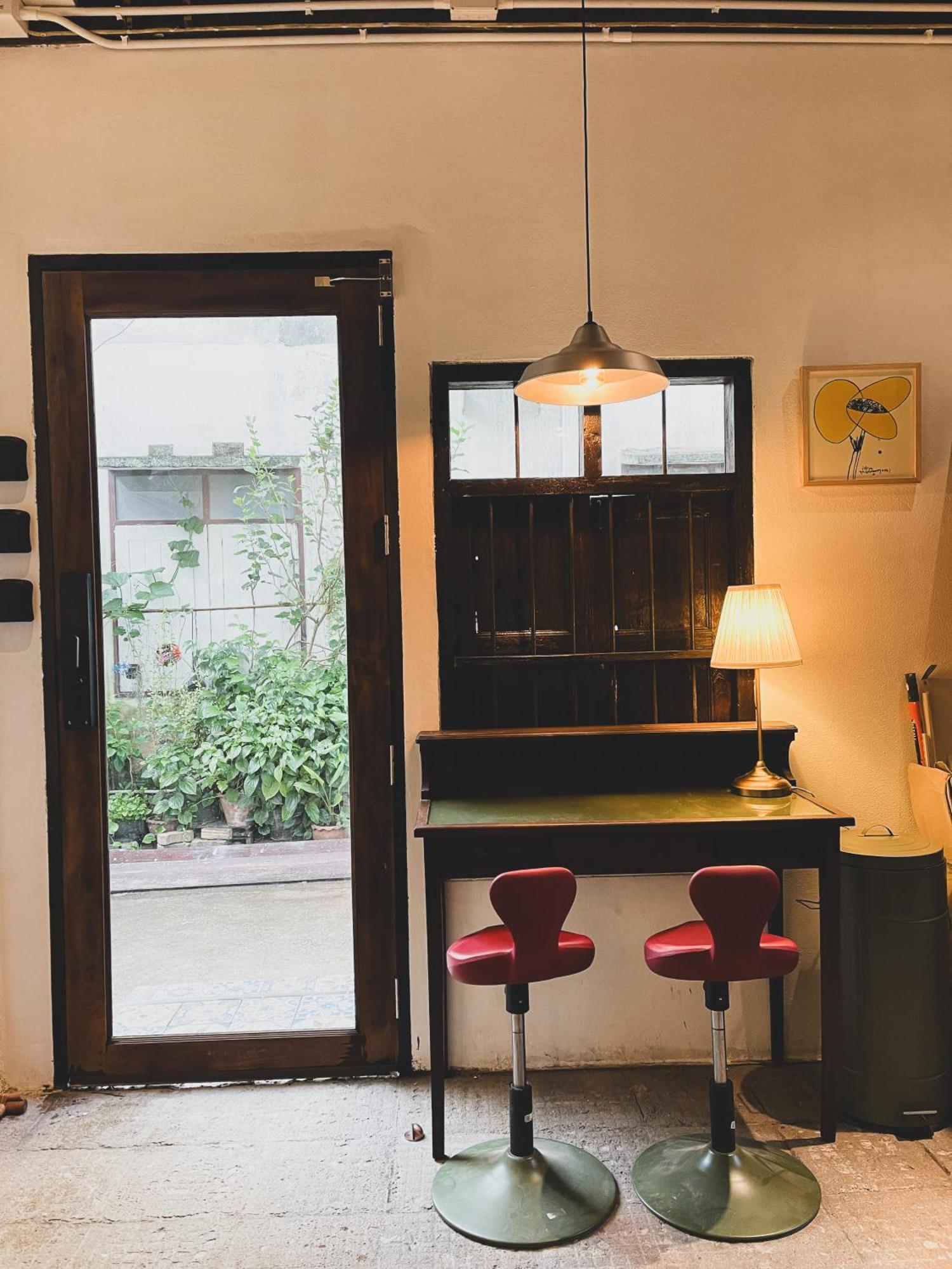 Hostel The Ordinary 8 Surat Thani Exterior foto