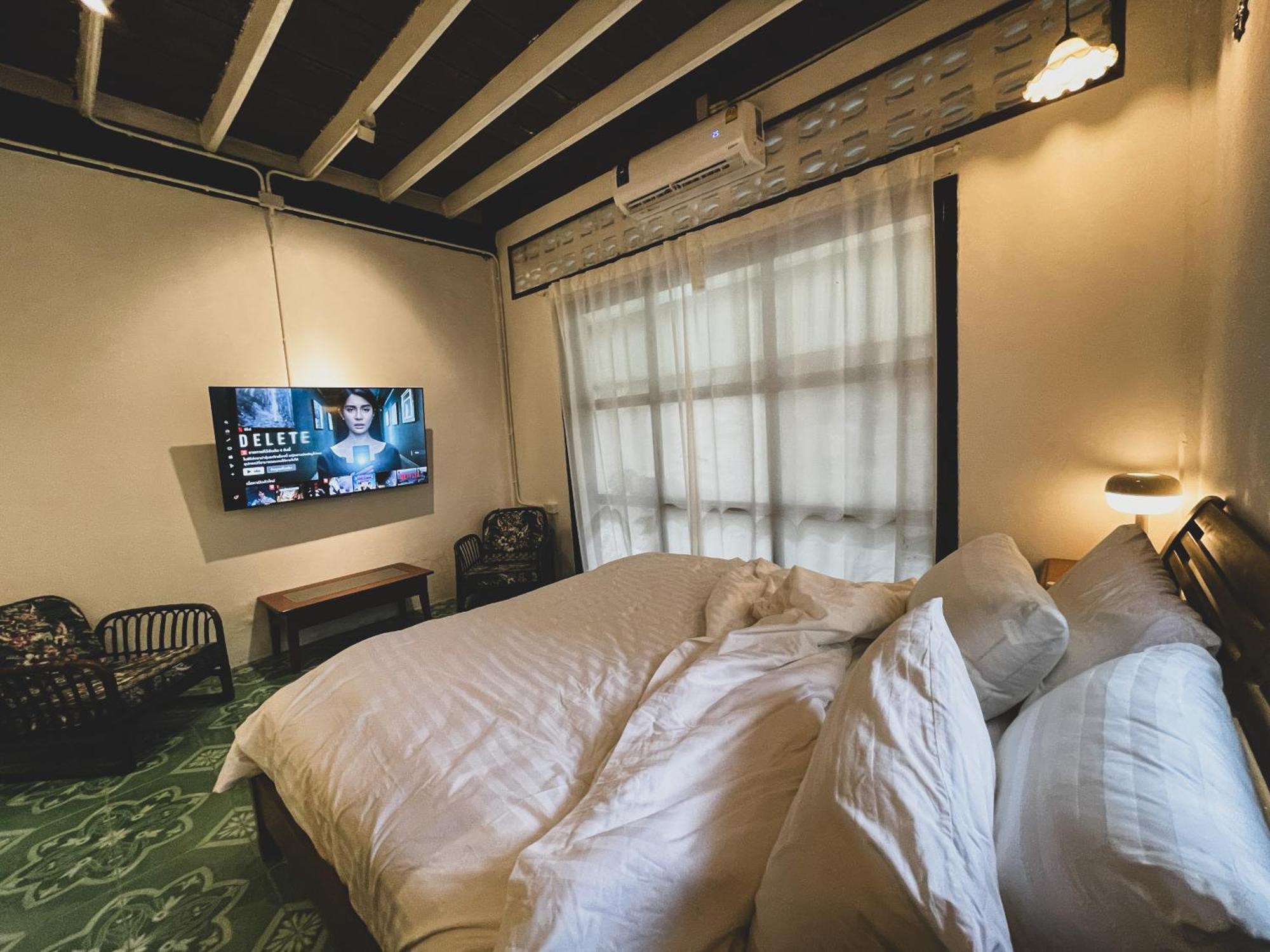 Hostel The Ordinary 8 Surat Thani Exterior foto