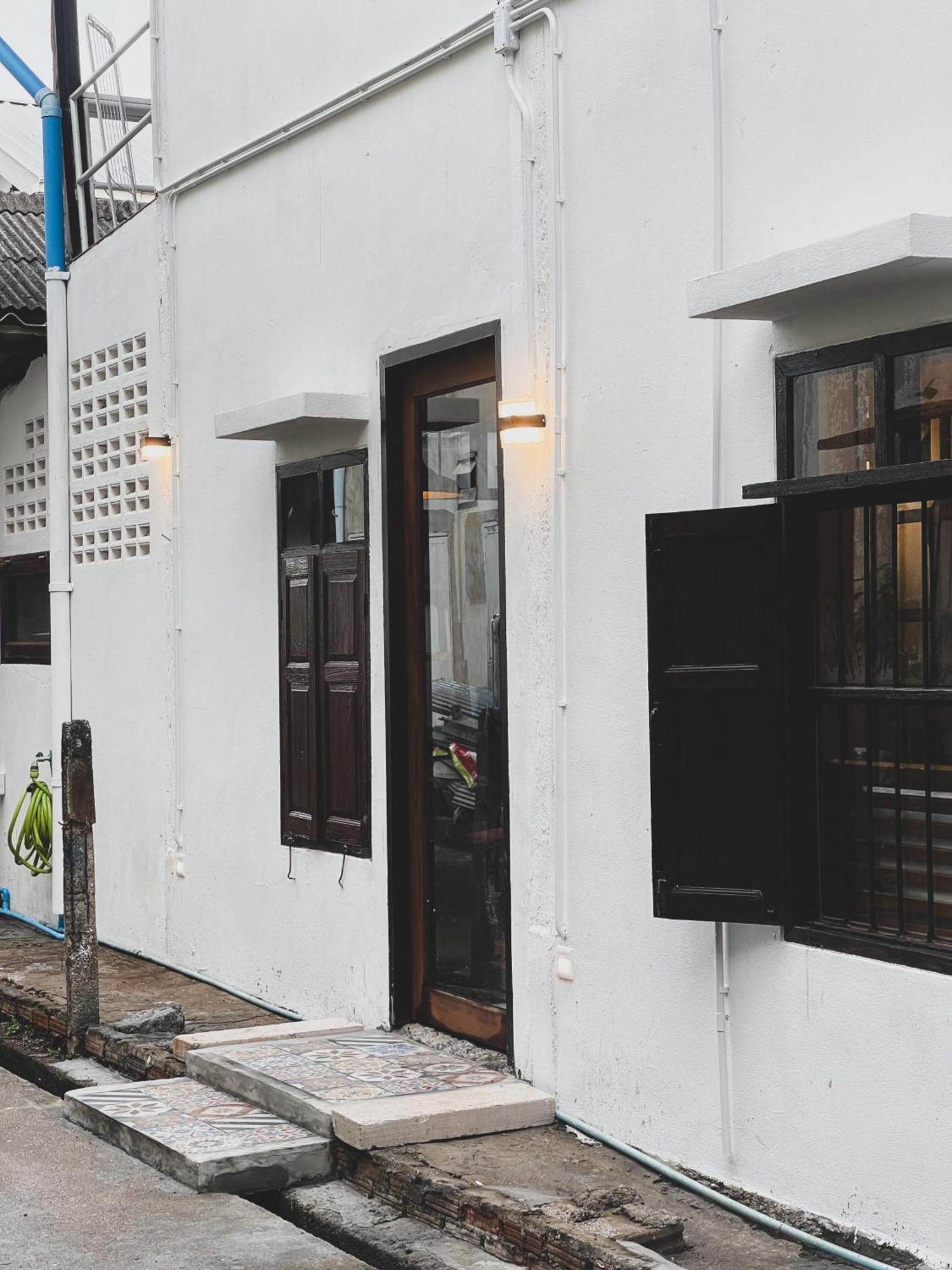 Hostel The Ordinary 8 Surat Thani Exterior foto
